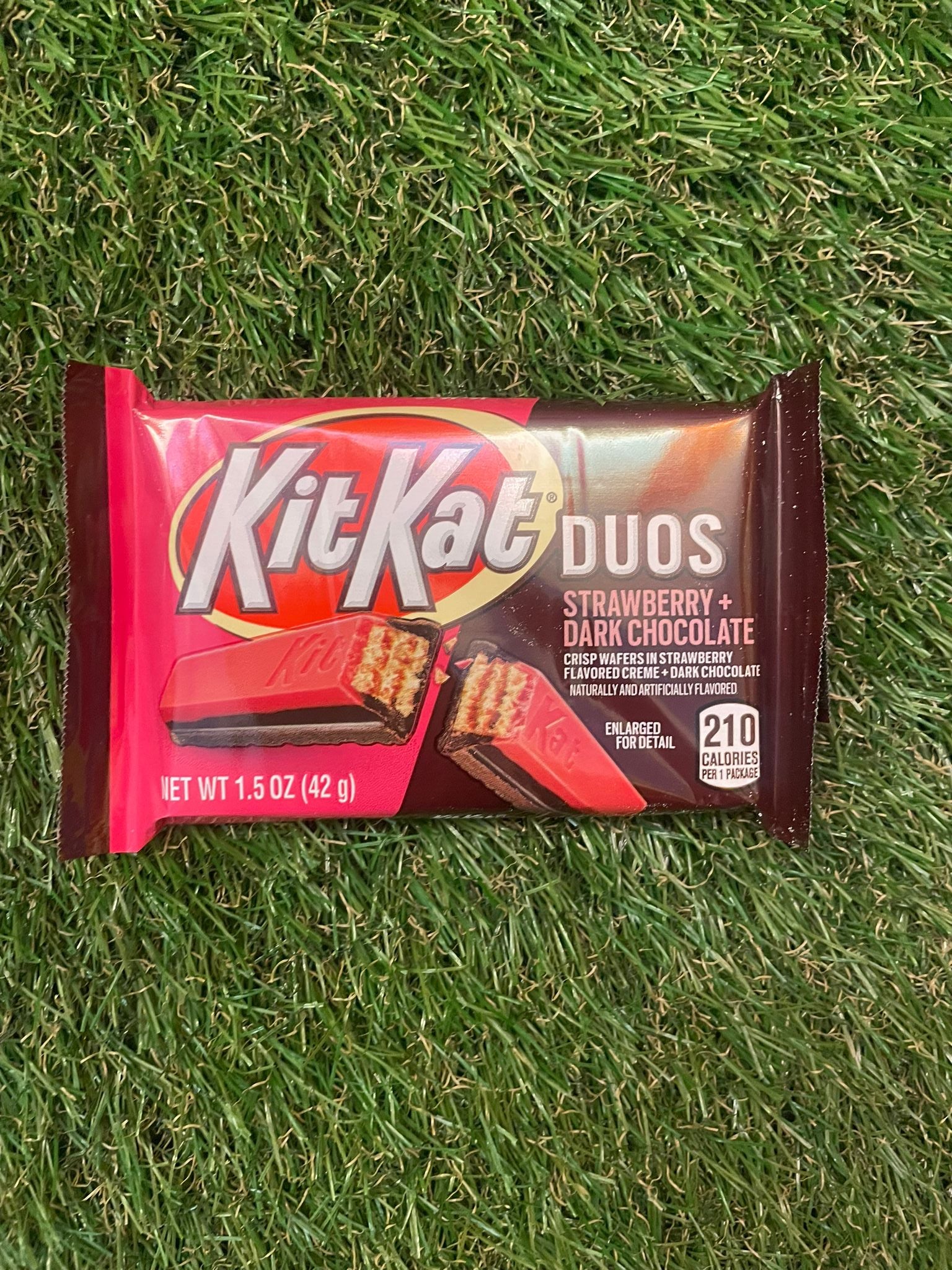 Kit Kat Duo Fraise Chocolat Noir